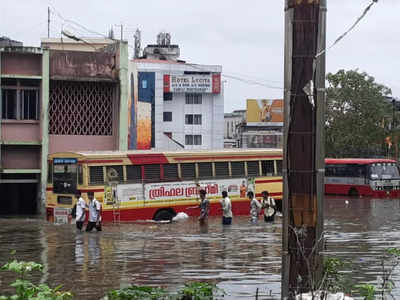 കനത്ത മഴ; എറണാകുളത്ത് നിന്നുള്ള വിവിധ ട്രെയിനുകൾ തടസപ്പെട്ടു; കെഎസ്ആർടിസി സ്റ്റാൻഡ് വെള്ളത്തിൽ