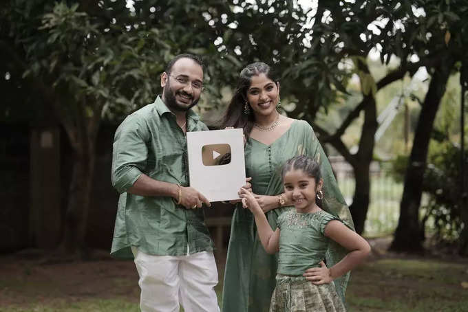 സിനിമയിലേക്ക്