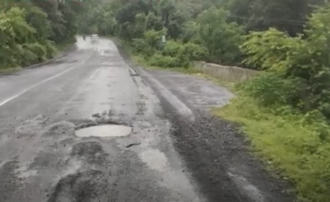 Car fell in to rivulet in netrang