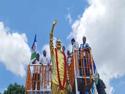 నగరిలో మంత్రి రోజాకు ఎదురుగాలి..  సొంత పార్టీ నేతల నుంచి ఊహించని ట్విస్ట్