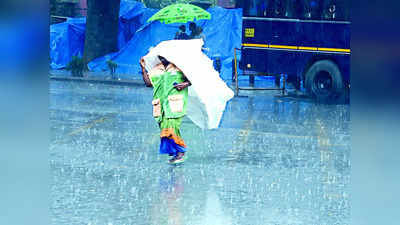 Rain In Bengaluru: ಬೆಂಗಳೂರಿನಲ್ಲಿ ವರುಣಾರ್ಭಟ: ರಸ್ತೆ, ಬಡಾವಣೆ ಜಲಾವೃತ, ತತ್ತರಿಸಿದ ಜನಸಾಮಾನ್ಯರು