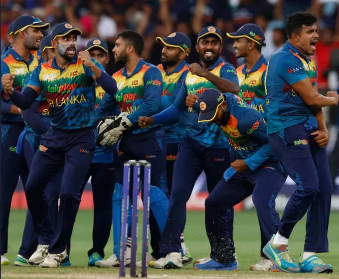 श्रीलंका ने 6 विकेट से जीता मैच