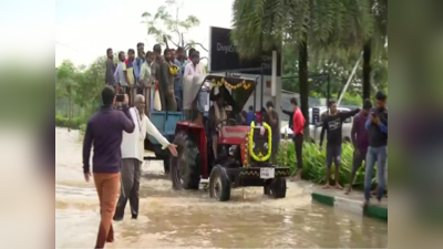 Rain in Vijayanagara | ಹೂವಿನಹಡಗಲಿಗೆ ವರುಣಾಘಾತ: ಮೈಲಾರ-ತೋರಣಗಲ್ಲು ರಾಜ್ಯ ಹೆದ್ದಾರಿಗೆ ಜಲ ದಿಗ್ಬಂಧನ