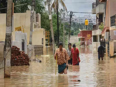 Rain In Gadag | ವರುಣಾಘಾತಕ್ಕೆ ಜನ ತತ್ತರ: ತುಂಬಿ ಹರಿಯುತ್ತಿರುವ ಹಳ್ಳಗಳು, ಹಲವೆಡೆ ಸಂಚಾರ ಬಂದ್