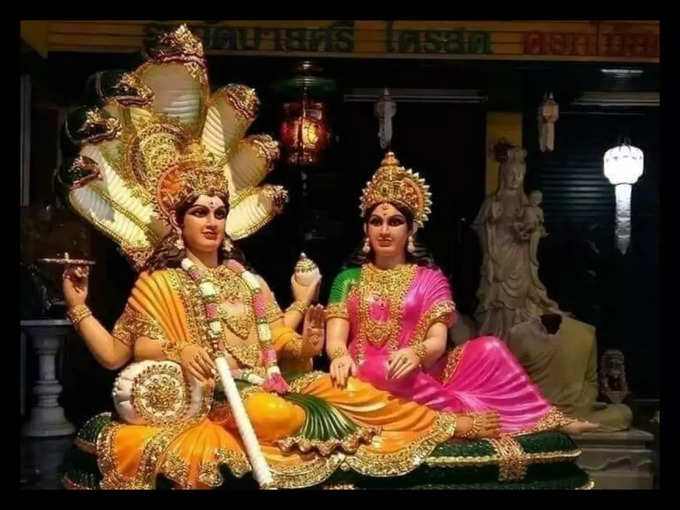 Lord Vishnu And Lakshmi