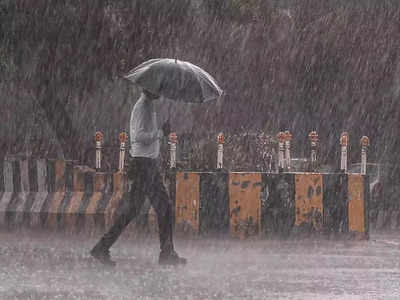Rain In Kerala: മഴ തോരില്ല, അടുത്ത 5 ദിവസവും പെയ്യും; ന്യൂനമർദം രൂപപ്പെട്ടു,  യെല്ലോ അലർട്ട്