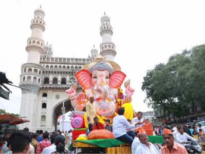 Ganesh Immersion in Hyderabad: 2500 మంది పోలీసులతో బందోబస్తు... పాతబస్తీలో అడుగడుగునా నిఘా