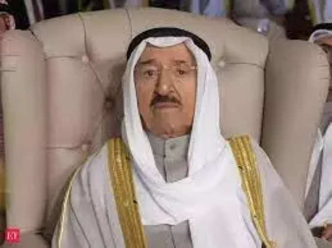 कुवैत का शाही परिवार (360 अरब डॉलर)