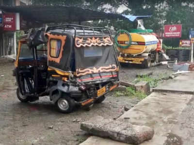 അങ്കമാലിയിൽ നിയന്ത്രണം വിട്ട മിനി ടാങ്കർ ലോറി ഓട്ടോയിലിടിച്ച് രണ്ട് സ്ത്രീകൾ മരിച്ചു