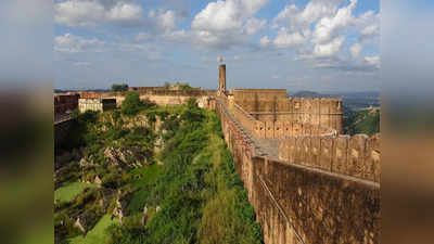 जयपुर के इस किले का खजाना खोजने के लिए इंदिरा गांधी ने बुला ली थी सेना, कभी आप भी देखकर आइए यहां की चमक