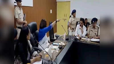 Haryana Women Panel: పోలీస్‌ అధికారిపై మహిళా కమిషన్ చైర్‌పర్సన్ ఫైర్..  గెట్ అవుట్ అంటూ..