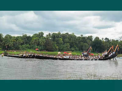 Aranmula boat race 2022: രണ്ട് വർഷത്തെ കാത്തിരിപ്പ്... ഓളപ്പരപ്പിൽ ഇറങ്ങുന്നത് 50 പള്ളിയോടങ്ങൾ, മന്നം ട്രോഫിക്ക് പുറമേ 24 ട്രോഫികൾ, ഉത്രട്ടാതി ജലമേളയ്ക്ക് ആറന്മുള ഒരുങ്ങി