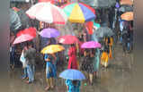 Rain In Kolkata : শপিং প্ল্যানে জল ঢালল বৃষ্টি, নিম্নচাপের জেরে সোমবারও ‘দুর্যোগ’-এর পূর্বাভাস