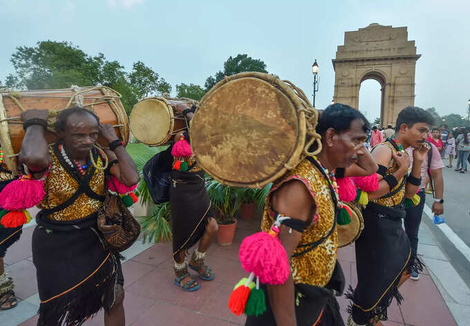 ​​​इंडिया गेट पर दिल्लीवालों की ऐसे बीती रविवार की शाम