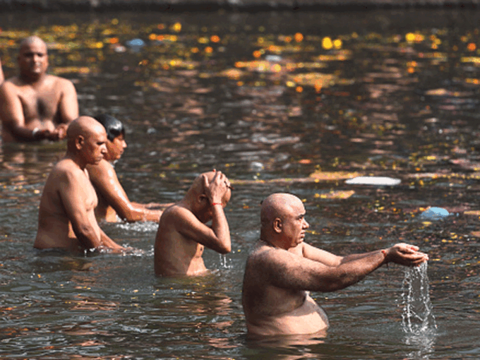 परिवार में कोई रहे बीमार