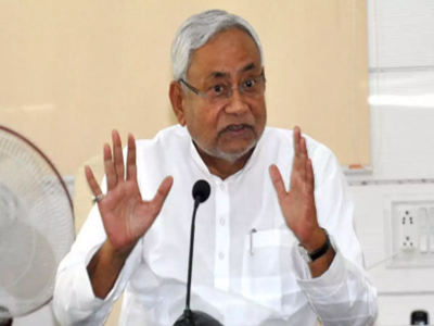 Bihar Politics: कोई दिखा रहा औकात, तो कोई बता रहा पलटू, क्या नीतीश को बलि का बकरा बनाया जा रहा है?