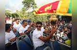Sri Lanka Asia Cup 2022 : বীরের সংবর্ধনা, দেশে ফিরতেই এশিয়া সেরা শ্রীলঙ্কাকে নিয়ে উল্লাস
