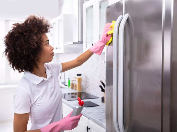 cleaning fridge