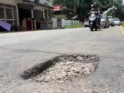 കുഞ്ഞുമുഹമ്മദിനെയും രക്ഷിക്കാനായില്ല; റോഡിലെ കുഴിയിൽ വീണ് വീണ്ടും മരണം