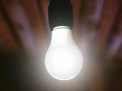 बिजली की बचत के साथ तेज रोशनी देते हैं ये LED Bulbs, चकाचौंध कर देगी इनकी ब्राइट लाइट