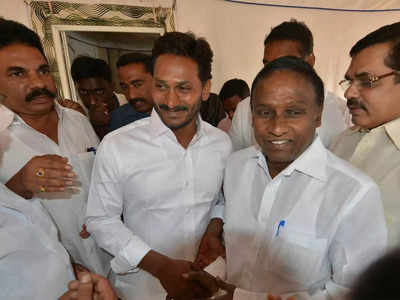 YSRCP కి సీనియర్ నేత, వైఎస్ సన్నిహితుడి రాజీనామా.. జనసేన పార్టీలోకి!