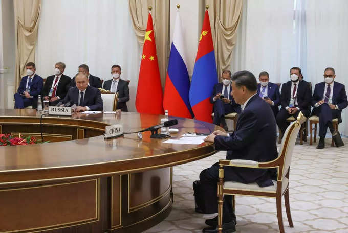 पर्दे के पीछे खेल कर रहे चीन और रूस?