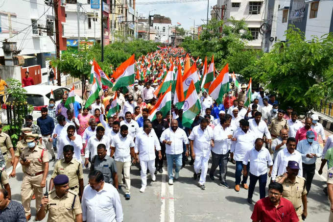 యావత్ తెలంగాణ త్రివర్ణమయం