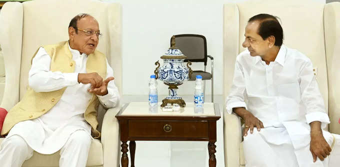 KCR Meet Gujarat Ex CM