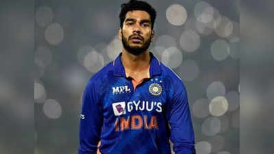 Venkatesh Iyer KKR Cricketer : ফিরল ফিল হিউজেস স্মৃতি, বোলারের থ্রোয়ে লুটিয়ে পড়লেন কেকেআর তারকা