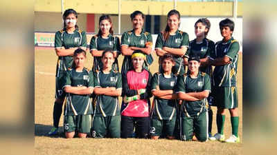 हम एक इस्लामिक देश से हैं... इन खिलाड़ियों ने शॉर्ट्स क्यों पहनी है? महिला फुटबॉल टीम से पाकिस्तानी पत्रकार ने पूछा घटिया सवाल