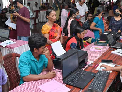 മുഴുവന്‍ ആദിവാസികള്‍ക്കും രേഖകള്‍ നല്‍കിയ രാജ്യത്തെ അദ്യഗ്രാമപഞ്ചായത്തായി തൊണ്ടര്‍നാട്