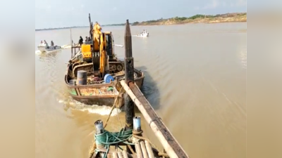 बिहार : Pirates of Sand के लिए High Speed Boat, नाव पर पोकलेन लेकर नदी में घूमता माफिया