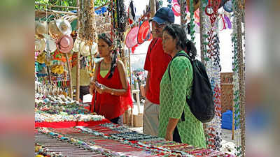 श्राद्ध के बाद दिल्ली के इन बाजारों से करें नवरात्रि की शॉपिंग, कन्याओं के लिए मिलते हैं काफी सस्ते सामान