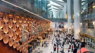 Kabootarbazi Racket: दिल्ली एयरपोर्ट पर कबूतरबाजी का सबसे बड़ा मामला, तुर्की से 32 यात्री दिल्ली डिपोर्ट किए गए