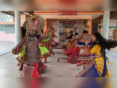 Simple Garba Steps: મોટા ગ્રૂપમાં ગરબા રમતા હોવ તો સિમ્પલ રાસ સ્ટેપ્સને ભૂલતા નહીં