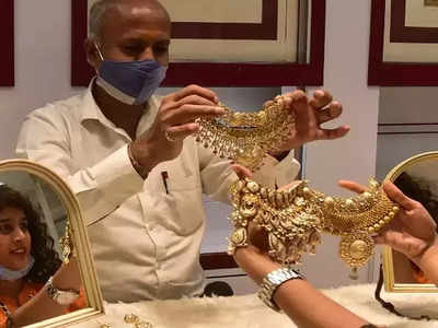 Gold Rate: சொன்னா நம்ப மாட்டீங்க.. தங்கம் விலை இம்புட்டு குறைஞ்சிருக்கு!