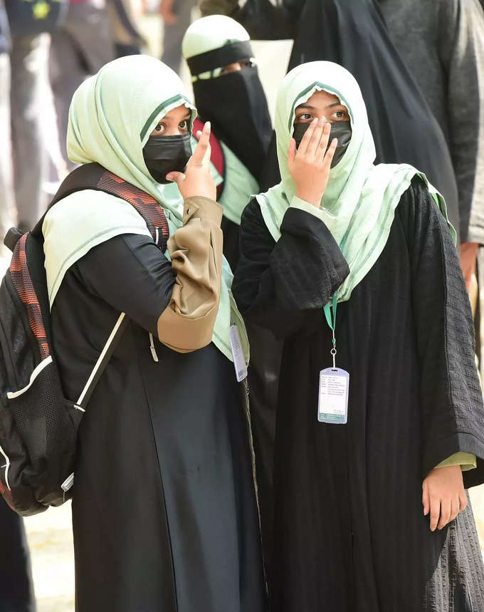 तुर्की और फ्रांस में हिजाब बैन के बावजूद फल-फूल रहा इस्‍लाम