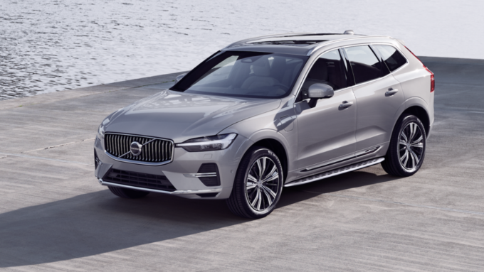 New Volvo XC60 B5 Ultimate (petrol mild-hybrid)