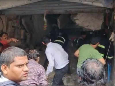 Ulhasnagar : उल्हासनगरमध्ये मोठी दुर्घटना; इमारतीचा स्लॅब कोसळून ४ जणांचा मृत्यू, एक जखमी