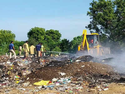 சிவகிரியில் பயங்கரம் - குப்பை கிடங்கில் பற்றிய திடீர் தீ