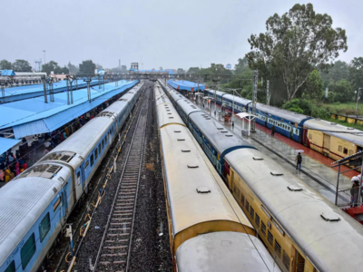 यात्रीगण कृपया ध्यान दें: बंगाल में हुई रद्द 166 ट्रेनें, जानिए सूची में कौन कौन सी ट्रेनें शमिल