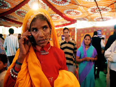 રેવડી!! રાજસ્થાન સરકાર 1.35 કરોડ મહિલાઓને મફતમાં સ્માર્ટફોન આપશે, 3 વર્ષ ઈન્ટરનેટ પણ ફ્રી