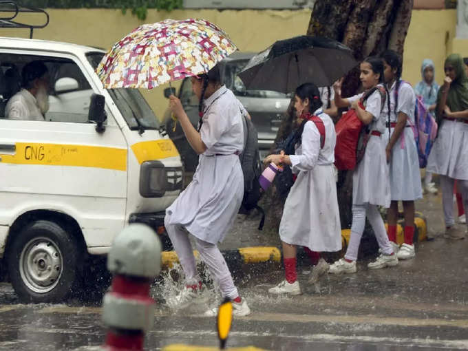 ​तीन दिन में ही आधी से अधिक बारिश