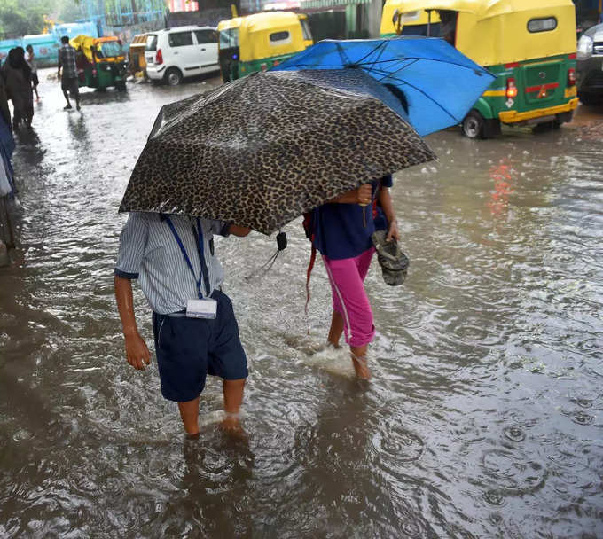 दिल्‍ली-एनसीआर में वीकेंड पर बारिश जारी रहेगी...