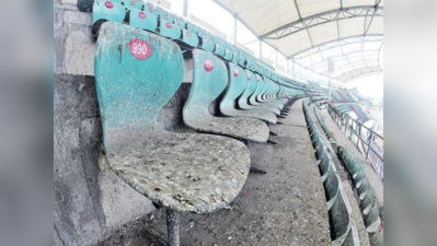 Uppal Stadium: ఉప్పల్ స్టేడియంలో కుర్చీలు మరీ ఇంత దారుణంగా ఉన్నాయా..! 