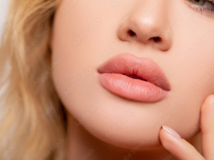 ​நேர்த்தியான அல்லது நிறைவான உதடுகள் (Fuller lips)
