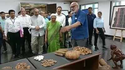 Agra News : राज्यपाल बोलीं- आंबेडकर विश्वविद्यालय में रखीं हजारों साल पुरानी दुर्लभ पांडुलिपियां होंगी डिजिटल