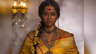 Sohini Sarkar: হলুদ বেনারসিতে সামনে আসতেই বাঁধ ভাঙল হটনেস! সোহিনীর চোখের নেশায় এভাবেই মন হারাল নেটপাড়া
