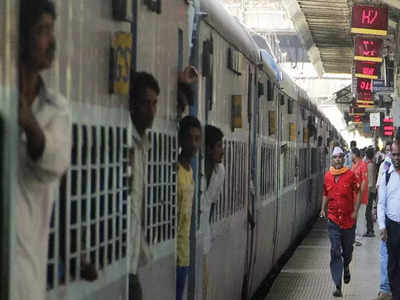 Railway Employees: రైల్వే ఉద్యోగులకు దసరా బొనాంజా.. లక్షలాది మందికి భారీ బోనస్..!