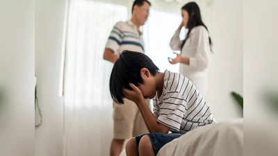 Mistakes Parents Make With Teens : मुलांसमोर या 5 गोष्टी करणारे पालक कायमच ठरतात चुकीचे, किशोरवयातच बिघडतात मुलं